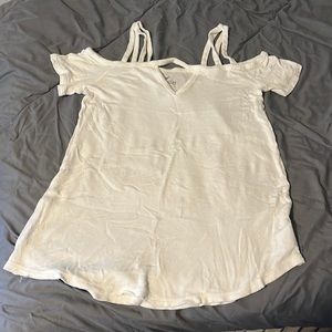 White short sleeve top